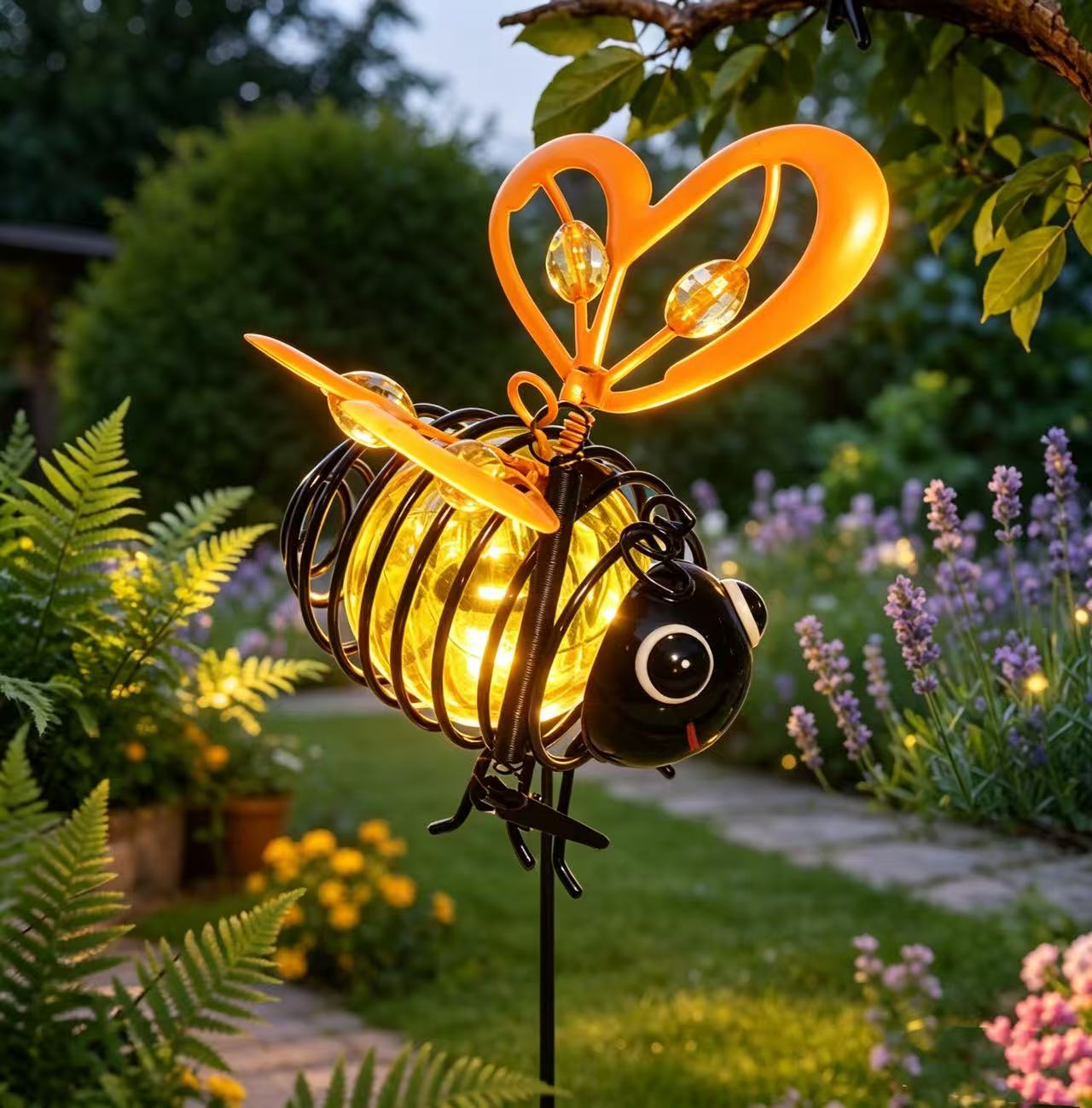 Hanging Solar Bee Light – Warm Amber Glow, Flicker-Free, Perfect for Garden Parties, Camping, or Kids’ Rooms – Spread Joy Day and Night 🌞🌜