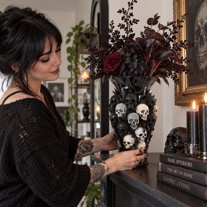 💀💎 Crystal Skull Vase – Where Darkness Meets Elegance ✨